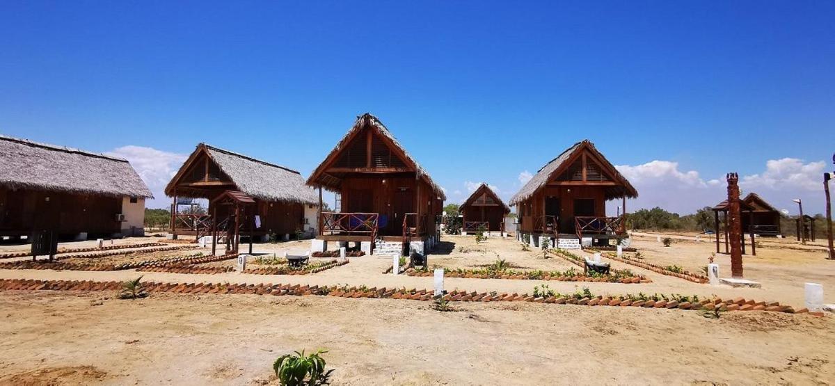 Cap Kimony Hotel Morondava Bagian luar foto